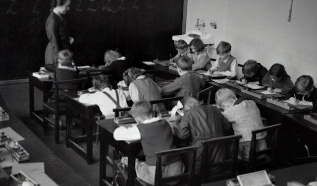 Unsupervised Learning: Finding Hidden Patterns Without Labels