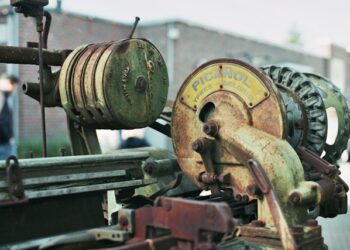 The Machinery of Thought: How Centuries of Invention Led to Artificial Intelligence